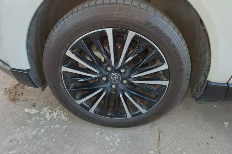 Used Toyota Venza 2022 2.0L CVT Two-Wheel Drive Prestige Edition Left Front Wheel Hub