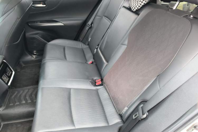 Used Toyota Venza 2022 Dual-Engine 2.5L CVT Four-Wheel Drive Supreme Edition Left Rear Seat