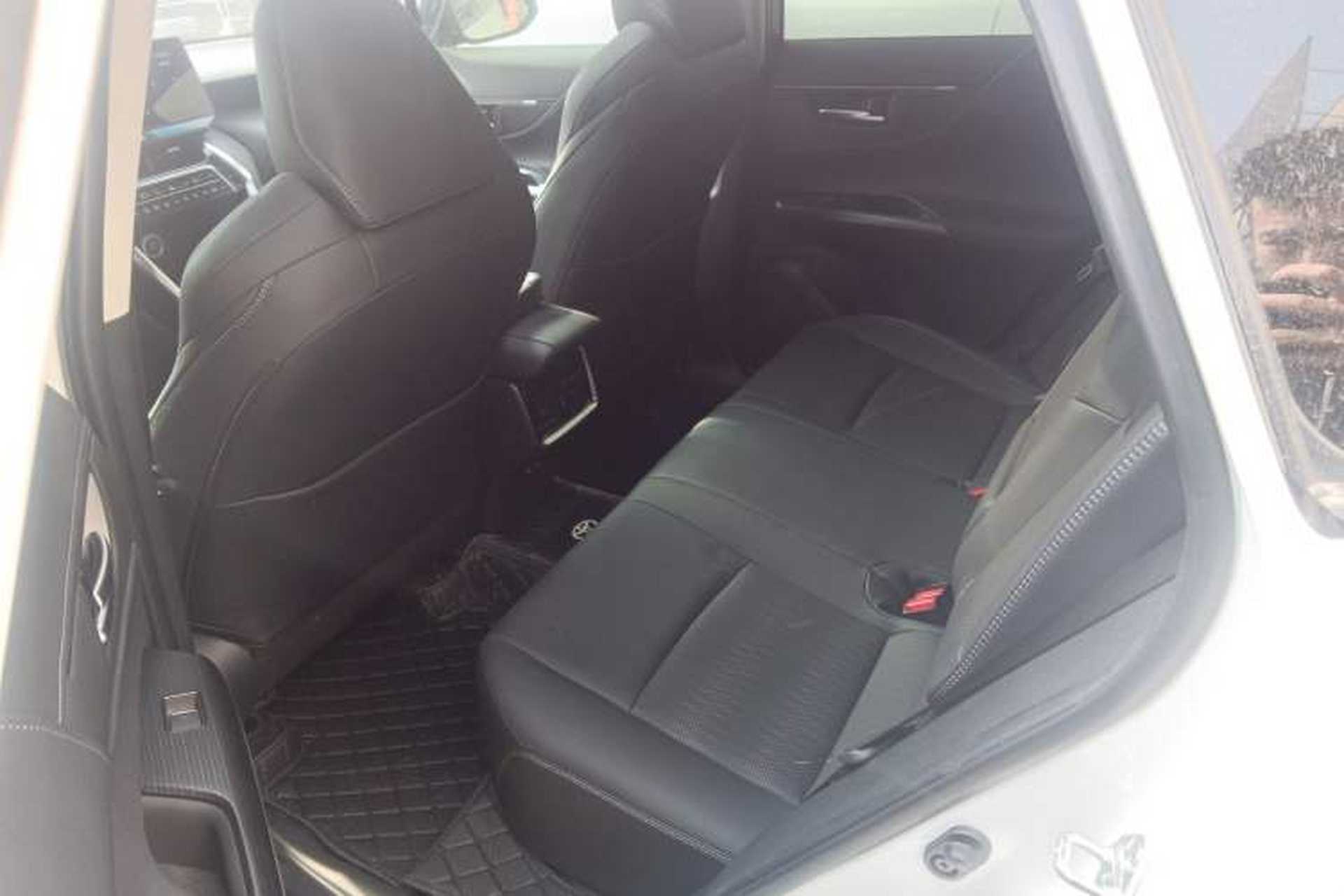 Used Toyota Venza 2022 2.0L CVT Two-Wheel Drive Prestige Edition Left Rear Seat