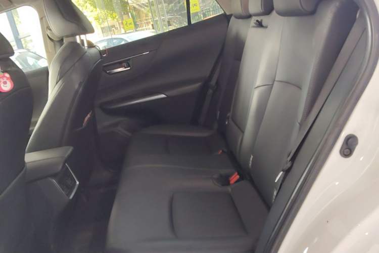 Used Toyota Venza 2022 2.0L CVT Two-Wheel Drive Prestige Edition Left Rear Seat