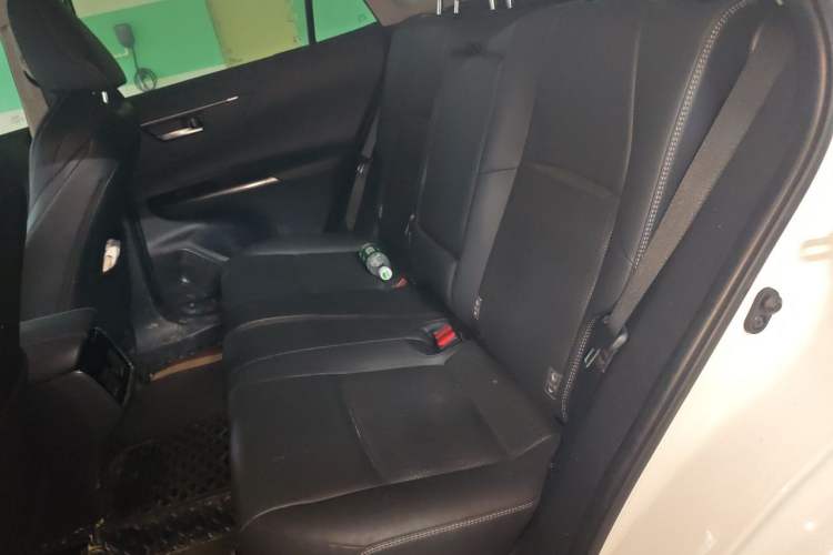 Used Toyota Venza 2022 2.0L CVT Two-Wheel Drive Prestige Edition Left Rear Seat