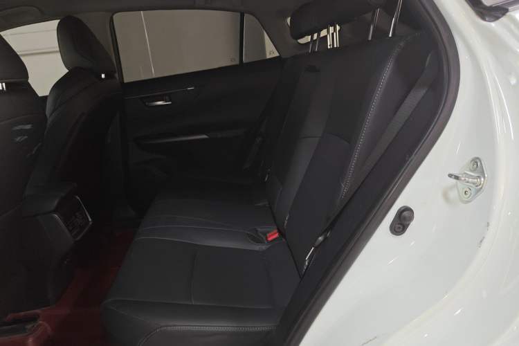 Used Toyota Venza 2022 Dual-Engine 2.5L CVT Two-Wheel Drive Luxury Edition Left Rear Seat