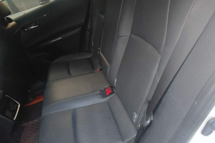 Used Toyota Venza 2022 2.0L CVT Two-Wheel Drive Prestige Edition Left Rear Seat