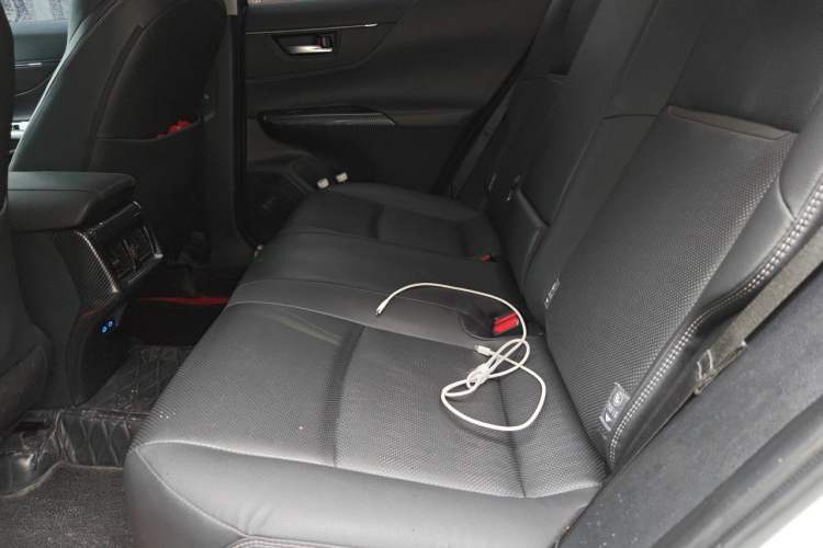Used Toyota Venza 2022 2.0L CVT Two-Wheel Drive Prestige Edition Left Rear Seat
