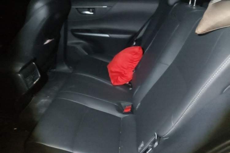 Used Toyota Venza 2022 2.0L CVT Two-Wheel Drive Luxury Edition Left Rear Seat