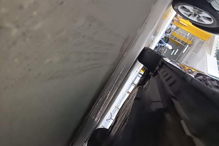 Used Toyota Venza 2022 2.0L CVT Two-Wheel Drive Prestige Edition Left Side Sill