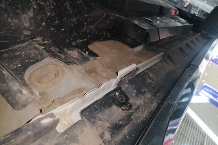Used Toyota Venza 2022 2.0L CVT Two-Wheel Drive Prestige Edition Left Side Sill