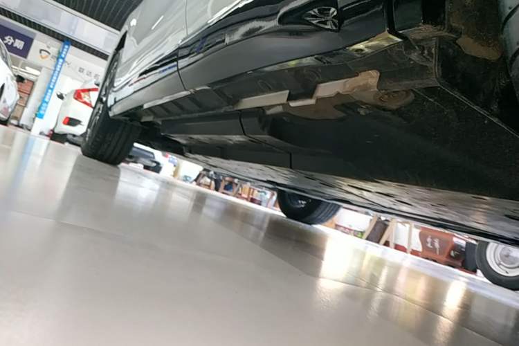 Used Toyota Venza 2022 2.0L CVT Two-Wheel Drive Prestige Edition Left Side Sill
