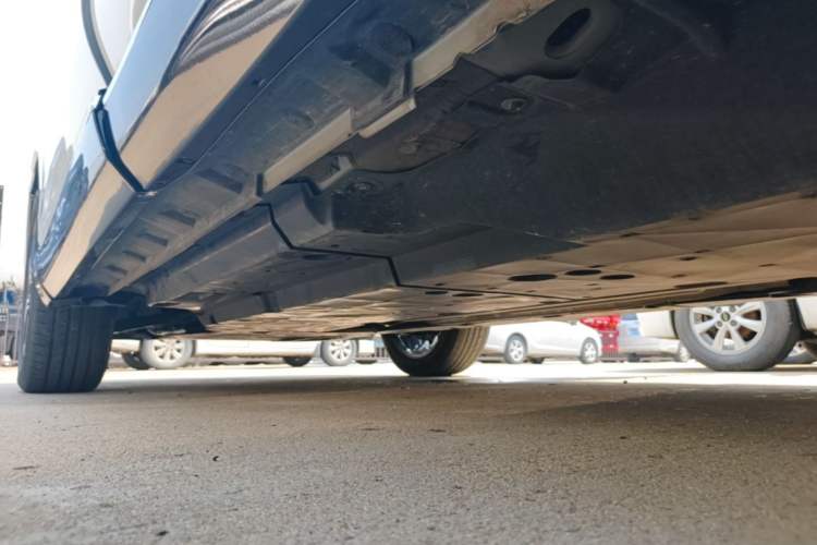 Used Toyota Venza 2022 2.0L CVT Two-Wheel Drive Prestige Edition Left Side Sill