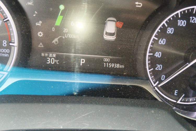 Used Toyota Venza 2022 2.0L CVT Two-Wheel Drive Prestige Edition Odometer Close Up