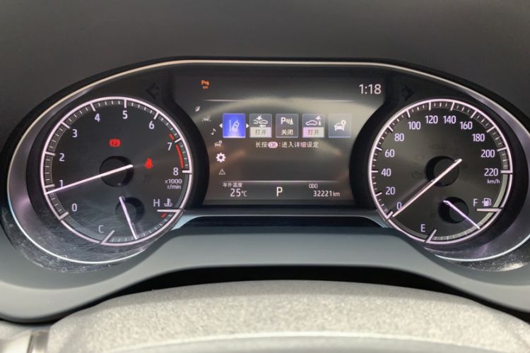 Used Toyota Venza 2022 2.0L CVT Two-Wheel Drive Prestige Edition Odometer Close Up
