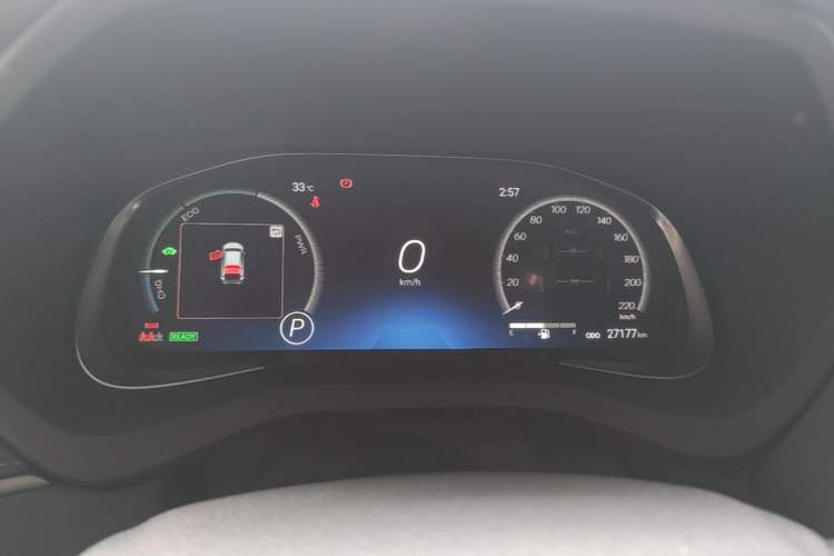 Used Toyota Venza 2022 Dual-Engine 2.5L CVT Four-Wheel Drive Supreme Edition Odometer Close Up