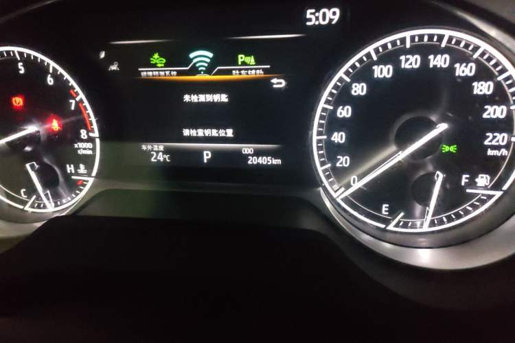 Used Toyota Venza 2022 2.0L CVT Two-Wheel Drive Prestige Edition Odometer Close Up
