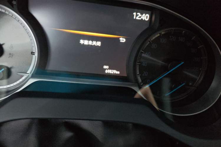 Used Toyota Venza 2022 Dual-Engine 2.5L CVT Two-Wheel Drive Luxury Edition Odometer Close Up