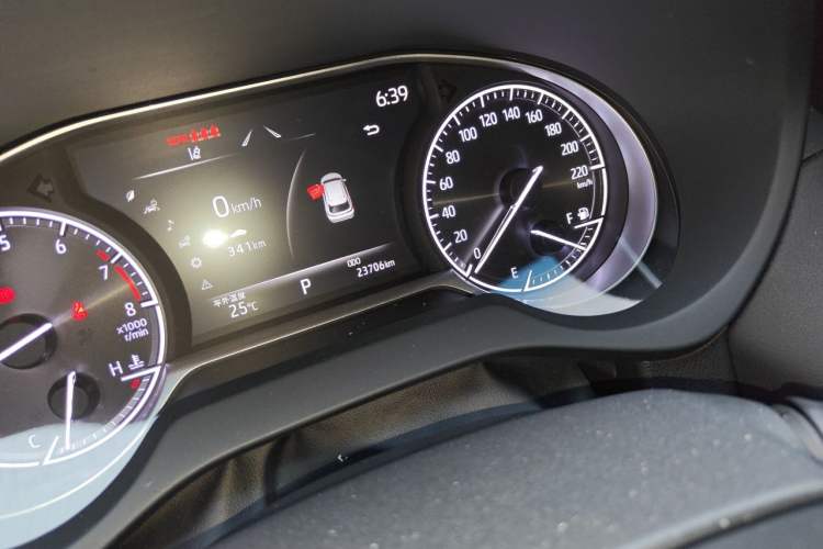 Used Toyota Venza 2022 2.0L CVT Two-Wheel Drive Prestige Edition Odometer Close Up