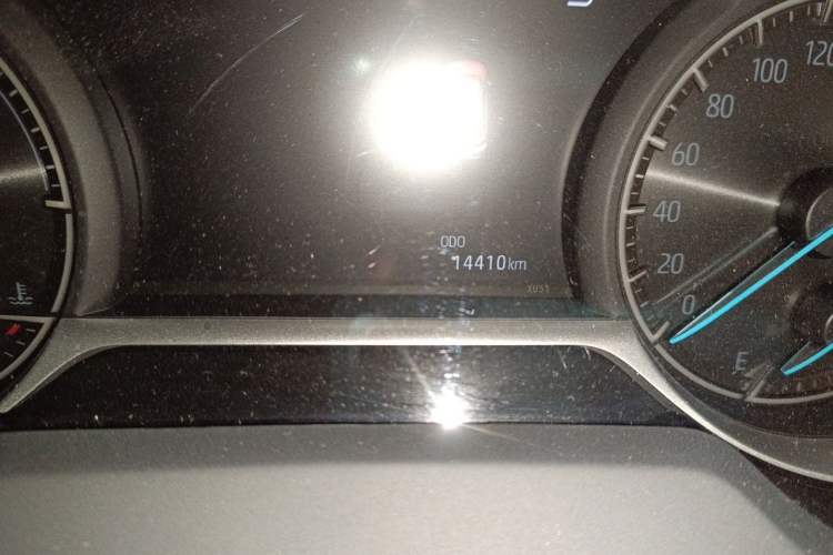 Used Toyota Venza 2022 Dual-Engine 2.5L CVT Two-Wheel Drive Prestige Edition Odometer Close Up