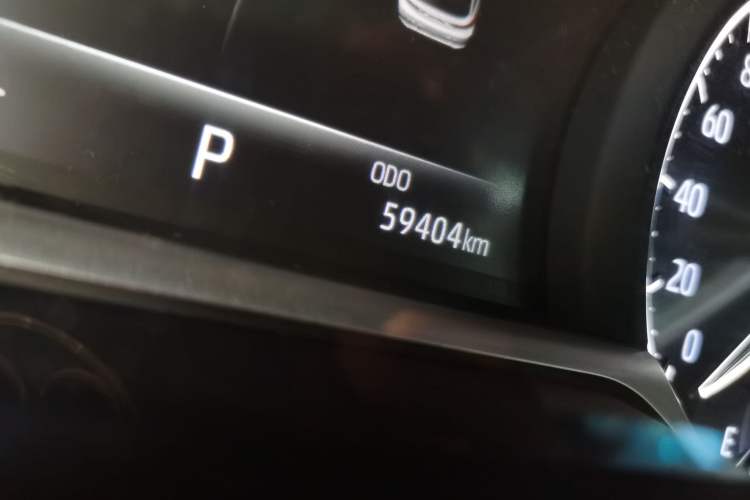 Used Toyota Venza 2022 2.0L CVT Two-Wheel Drive Luxury Edition Odometer Close Up