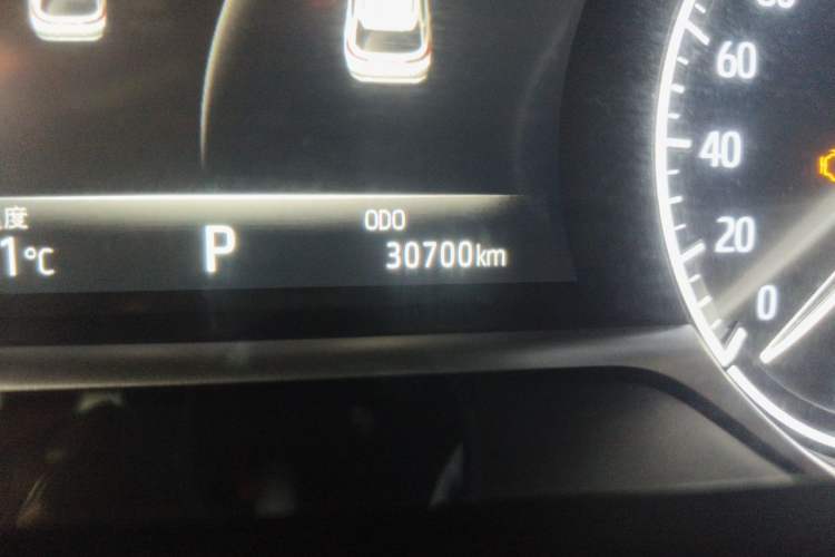 Used Toyota Venza 2022 2.0L CVT Two-Wheel Drive Prestige Edition Odometer Close Up