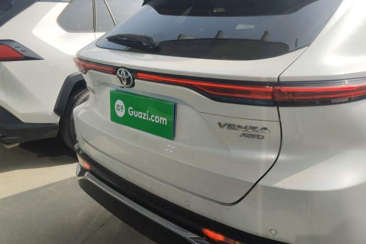 Used Toyota Venza 2022 2.0L CVT Four-Wheel Drive Supreme Edition Rear