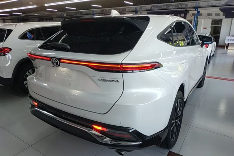 Used Toyota Venza 2022 2.0L CVT Two-Wheel Drive Prestige Edition Rear Right 45 Deg