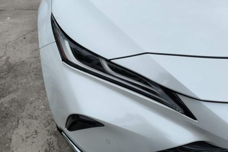 Used Toyota Venza 2022 Dual-Engine 2.5L CVT Four-Wheel Drive Supreme Edition Right Front Headlight