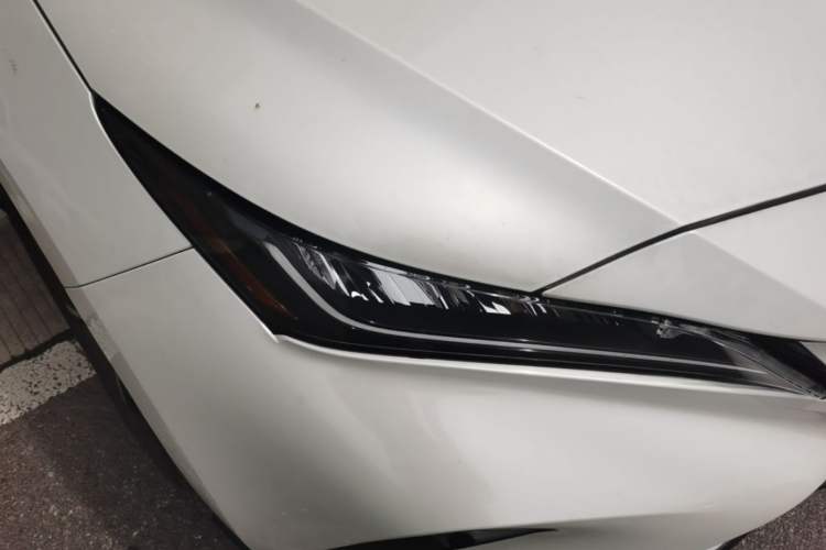 Used Toyota Venza 2022 2.0L CVT Two-Wheel Drive Luxury Edition Right Front Headlight