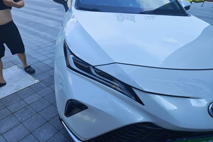 Used Toyota Venza 2022 Dual-Engine 2.5L CVT Two-Wheel Drive Prestige Edition Right Front Headlight