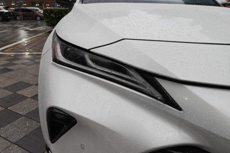 Used Toyota Venza 2022 2.0L CVT Two-Wheel Drive Prestige Edition Right Front Headlight