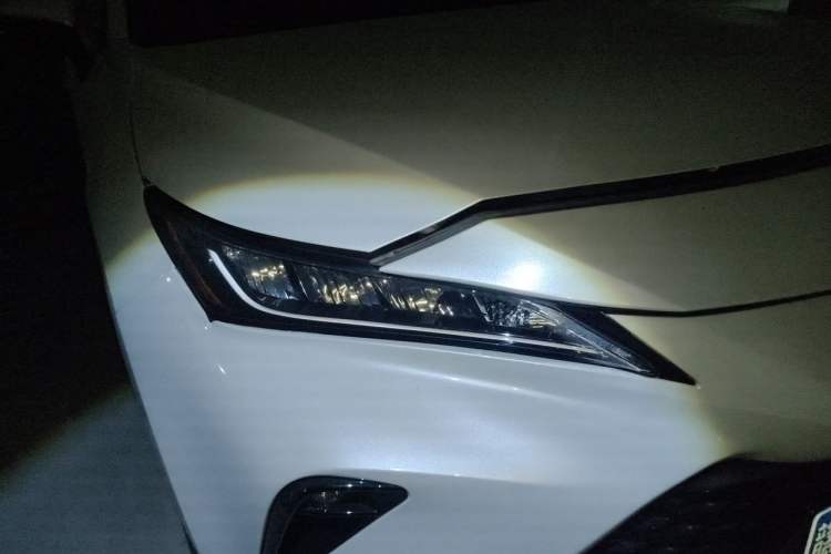 Used Toyota Venza 2022 2.0L CVT Two-Wheel Drive Luxury Edition Right Front Headlight