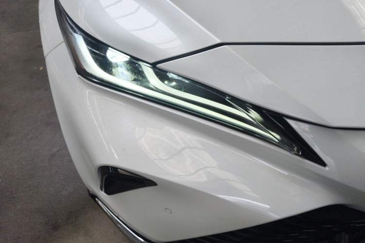 Used Toyota Venza 2022 2.0L CVT Two-Wheel Drive Prestige Edition Right Front Headlight