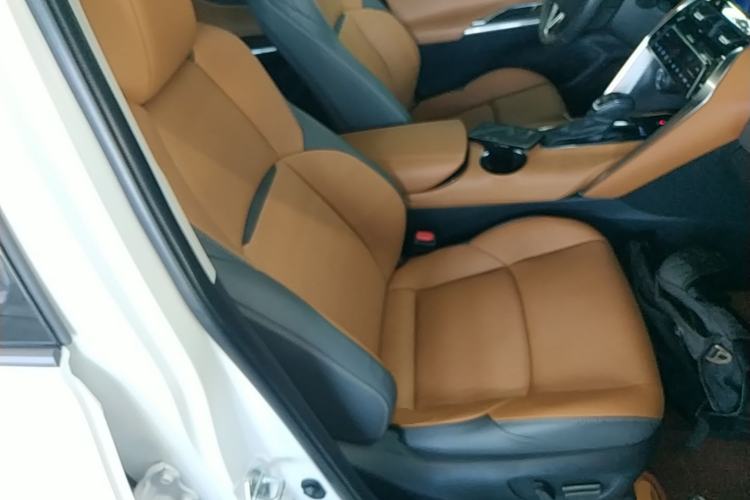 Used Toyota Venza 2022 2.0L CVT Two-Wheel Drive Prestige Edition Right Front Seat