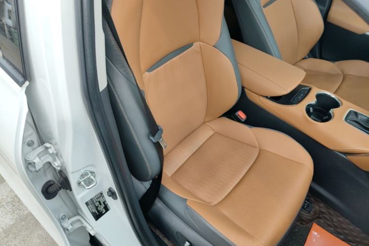 Used Toyota Venza 2022 2.0L CVT Two-Wheel Drive Prestige Edition Right Front Seat