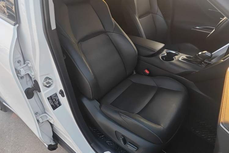 Used Toyota Venza 2022 2.0L CVT Four-Wheel Drive Supreme Edition Right Front Seat