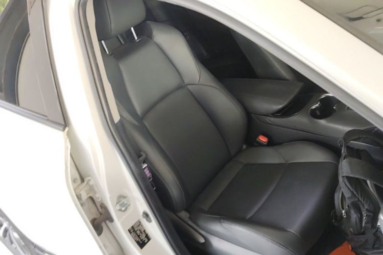 Used Toyota Venza 2022 2.0L CVT Two-Wheel Drive Prestige Edition Right Front Seat