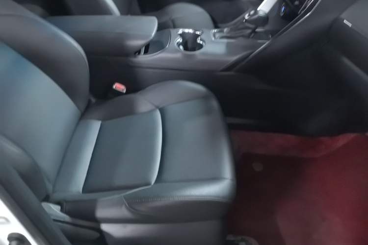 Used Toyota Venza 2022 2.0L CVT Two-Wheel Drive Luxury Edition Right Front Seat