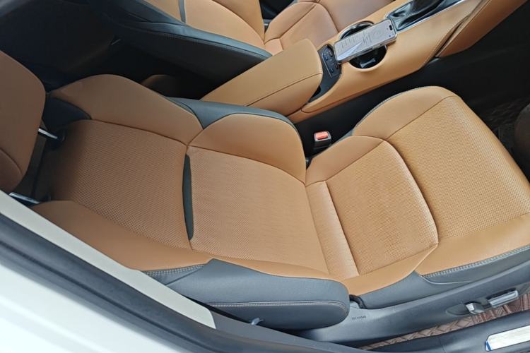 Used Toyota Venza 2022 2.0L CVT Two-Wheel Drive Prestige Edition Right Front Seat
