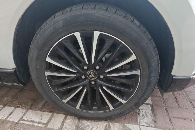 Used Toyota Venza 2022 2.0L CVT Two-Wheel Drive Prestige Edition Right Front Wheel Hub