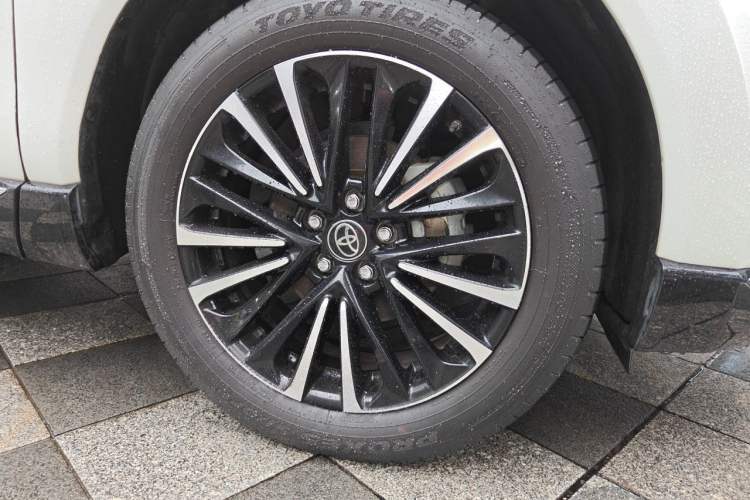 Used Toyota Venza 2022 2.0L CVT Two-Wheel Drive Prestige Edition Right Front Wheel Hub