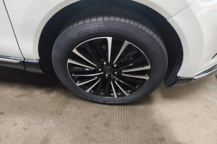 Used Toyota Venza 2022 2.0L CVT Two-Wheel Drive Prestige Edition Right Front Wheel Hub