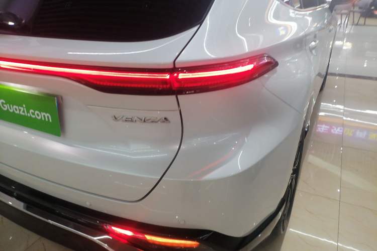Used Toyota Venza 2022 2.0L CVT Two-Wheel Drive Prestige Edition Right Rear Taillight