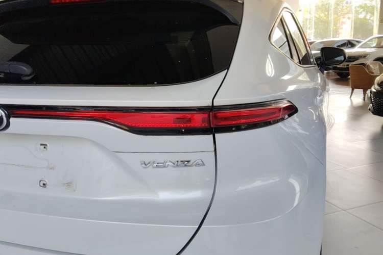 Used Toyota Venza 2022 2.0L CVT Two-Wheel Drive Prestige Edition Right Rear Taillight