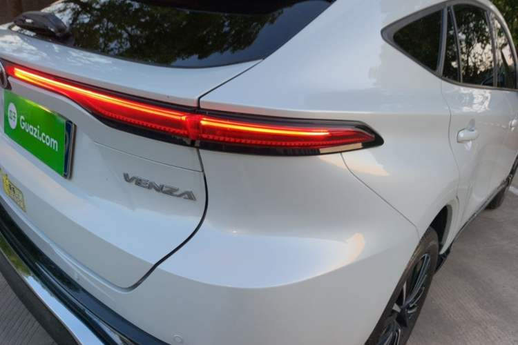 Used Toyota Venza 2022 2.0L CVT Two-Wheel Drive Prestige Edition Right Rear Taillight