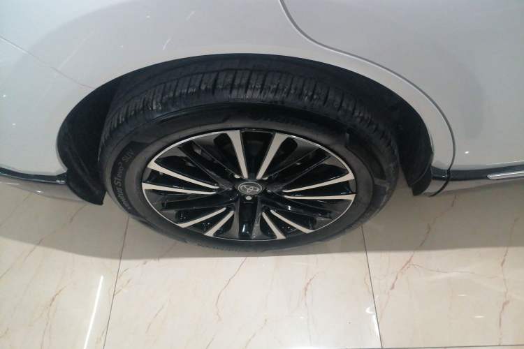 Used Toyota Venza 2022 2.0L CVT Two-Wheel Drive Prestige Edition Right Rear Wheel Hub