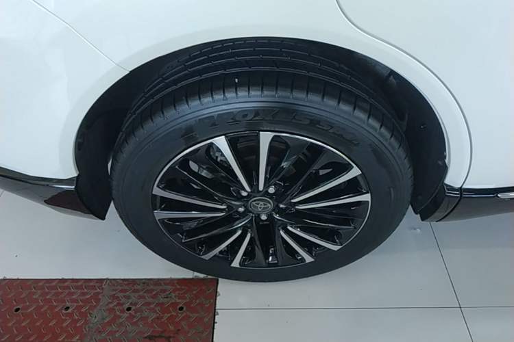 Used Toyota Venza 2022 2.0L CVT Two-Wheel Drive Prestige Edition Right Rear Wheel Hub