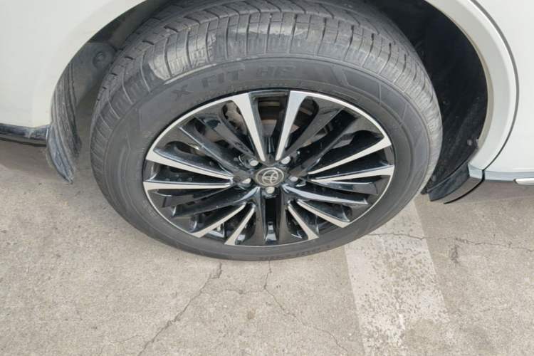 Used Toyota Venza 2022 2.0L CVT Two-Wheel Drive Prestige Edition Right Rear Wheel Hub