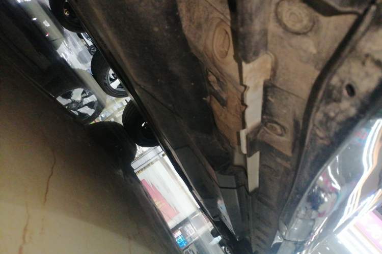 Used Toyota Venza 2022 2.0L CVT Two-Wheel Drive Prestige Edition Right Side Sill