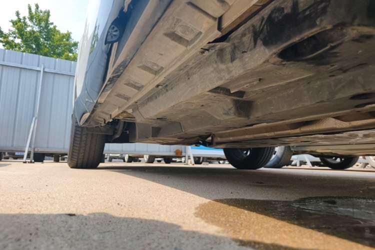 Used Toyota Venza 2022 2.0L CVT Two-Wheel Drive Prestige Edition Right Side Sill