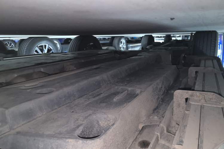 Used Toyota Venza 2022 2.0L CVT Two-Wheel Drive Luxury Edition Right Side Sill