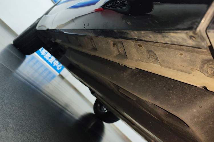 Used Toyota Venza 2022 2.0L CVT Four-Wheel Drive Supreme Edition Right Side Sill