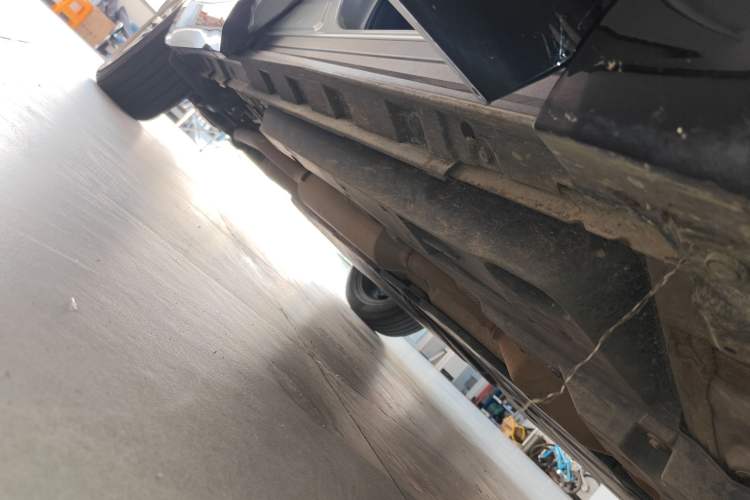 Used Toyota Venza 2022 Dual-Engine 2.5L CVT Two-Wheel Drive Luxury Edition Right Side Sill